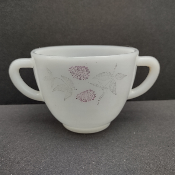 Vintage Federal Pink Clover Sugar Bowl Milk Glass - Picture 3 of 9